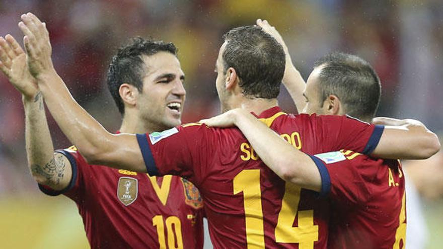 España se exhibe en su estreno en la Copa Confederaciones