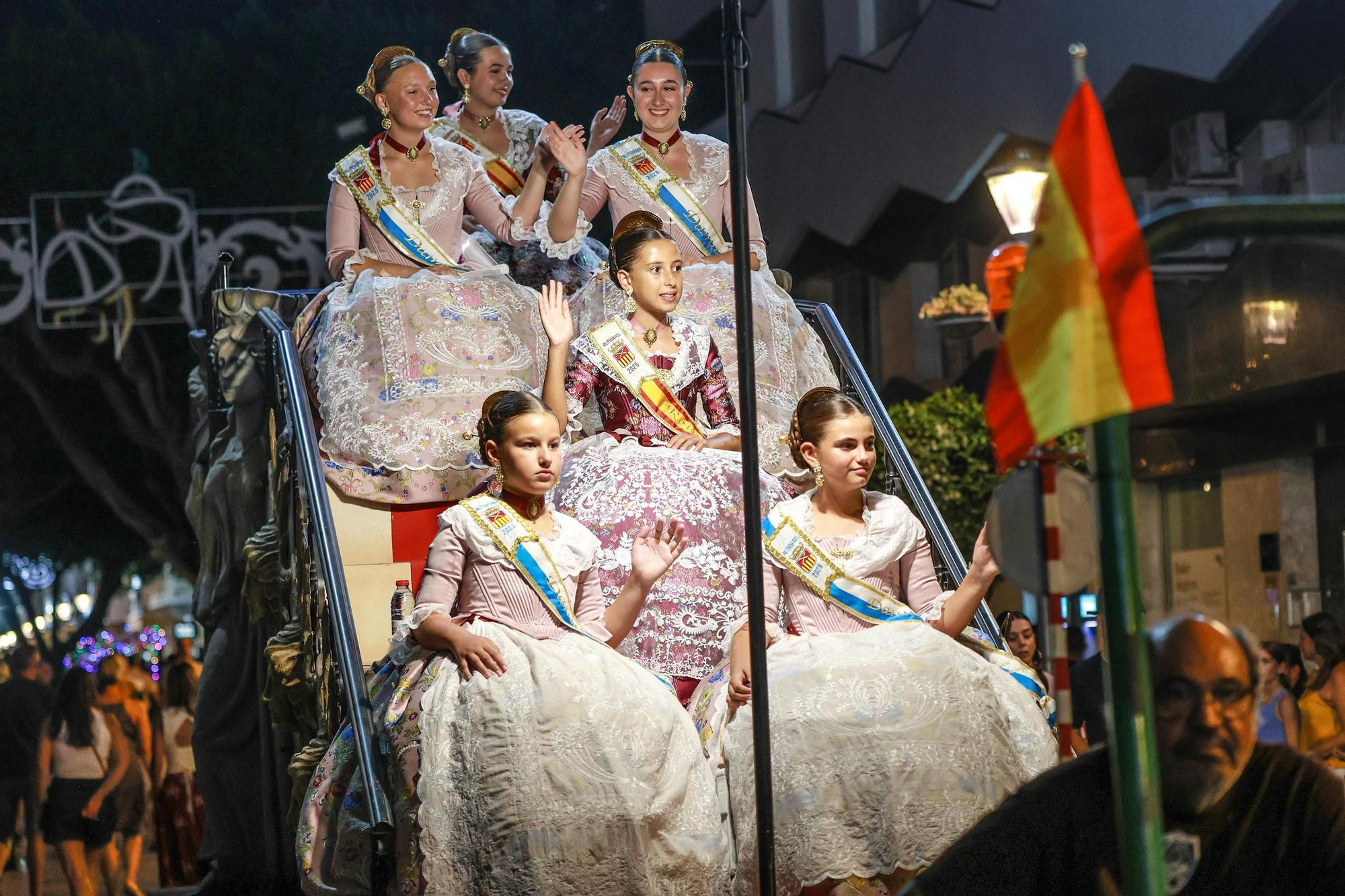 Aquí están las mejores fotos del bando de las fiestas de Almoradí 2025
