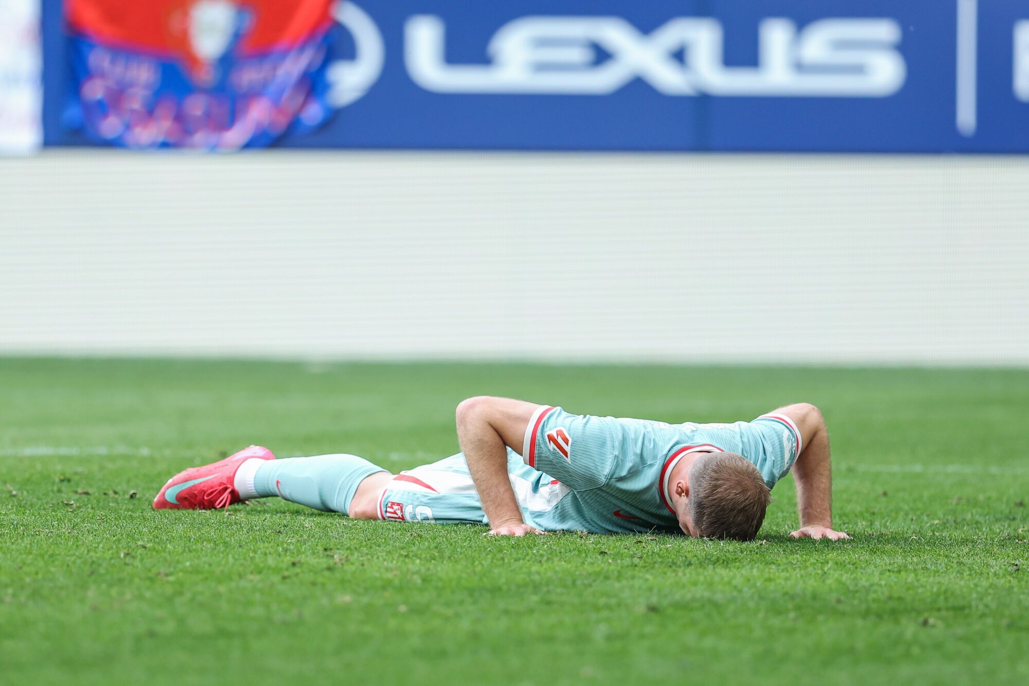 Alexander Sorloth of Atletico de Madrid lamenting during the Spanish League, LaLiga EA Sports, football match played between CA Osasuna and Atletico de Madrid at El Sadar stadium on May 15, 2025, in Pamplona, Navarra, Spain. AFP7 15/05/2025 ONLY FOR USE IN SPAIN. Irina R. Hipolito / AFP7 / Europa Press;2025;SPORT;ZSPORT;SPAIN;SOCCER;ZSOCCER;CA Osasuna v Atletico de Madrid - LaLiga EA Sports;