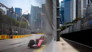 Ferrari brilla en Singapur: Leclerc lidera ante Norris, con Sainz tercero