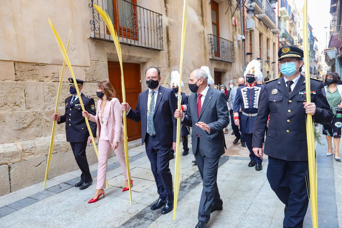 El obispo Munilla preside la procesión de las Palmas en Orihuela