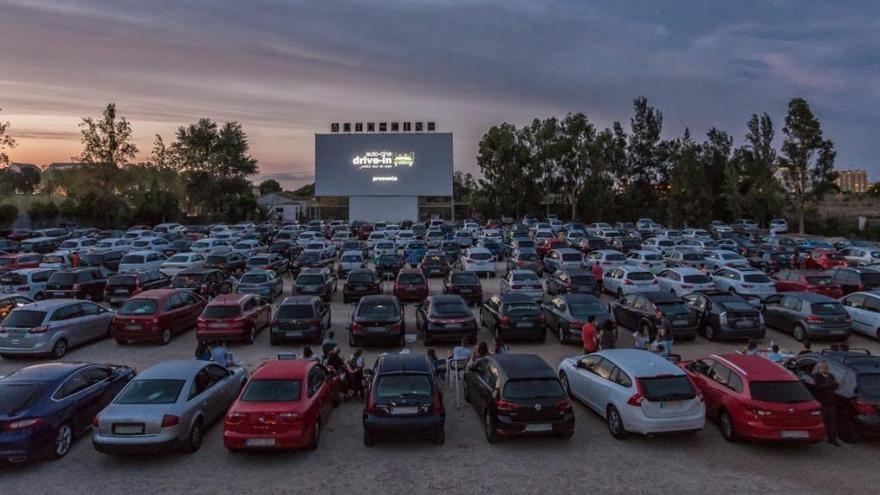 Un autocine de Dénia, la primera sala que reabre en España