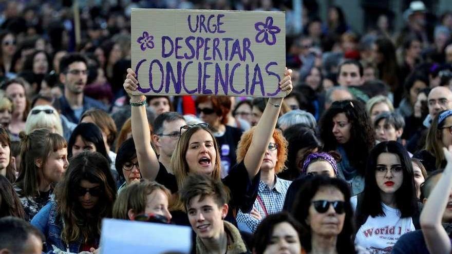 Tres de cada diez españoles creen que forzar a su pareja para tener sexo no es violación