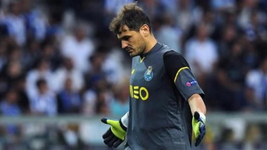 El Oporto busca la salida de Casillas