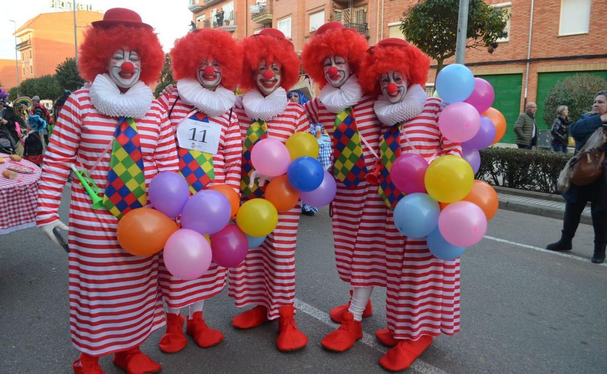 El Carnaval llena las calles de color y humor