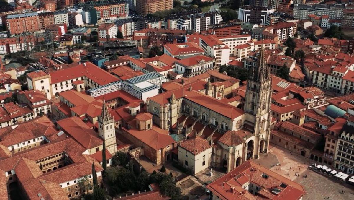 Vista aérea de la Catedral incluida en el vídeo. | C. O.