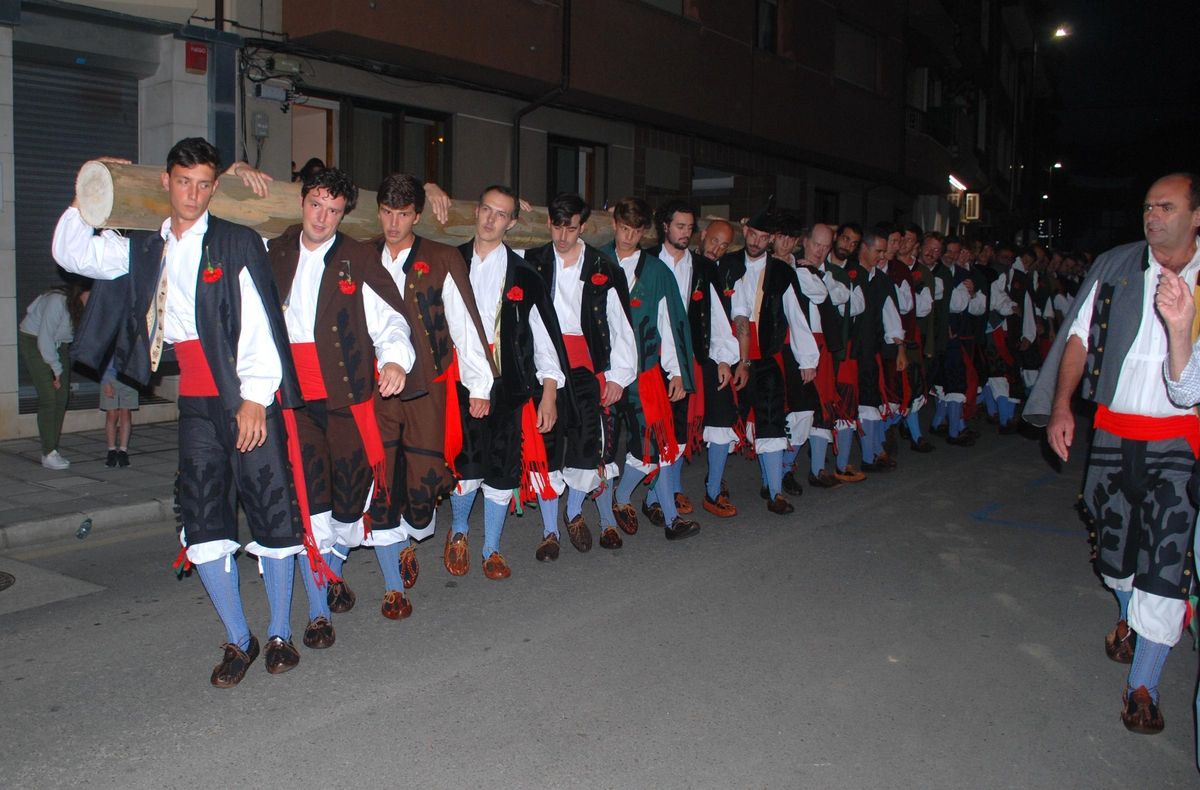 Llanes celebra la hoguera de la Magdalena