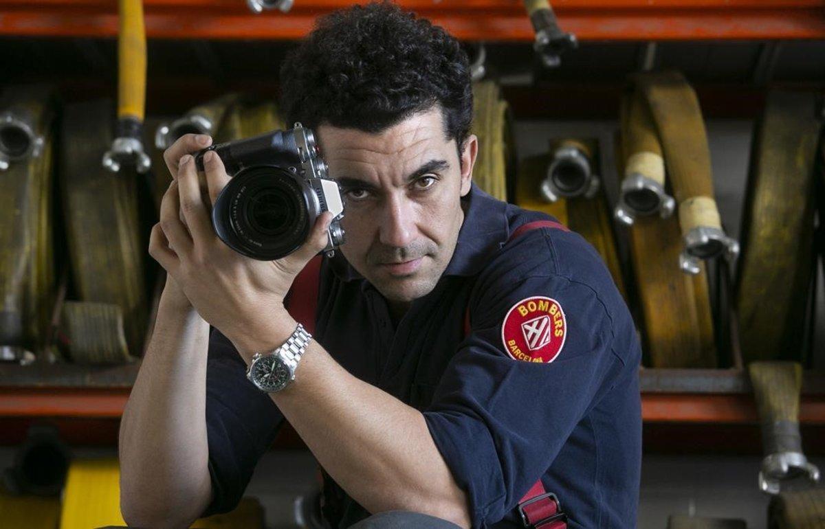 Francesc Plana, bombero y fotógrafo.