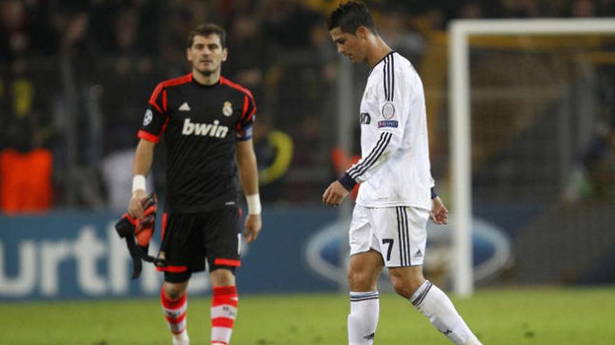 Iker Casillas, junto a Cristiano Ronaldo.