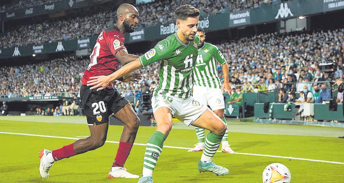 Foulquier, ante el Betis