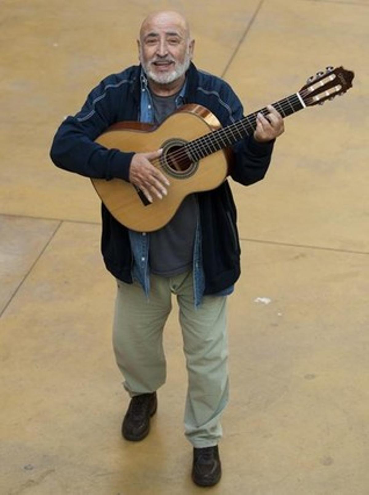 Barcelona el día 3 Noviembre del 2009 Peret Presenta el nuevo disco titulado De Los Cobardes Nunca Se ha Escrito Nada .