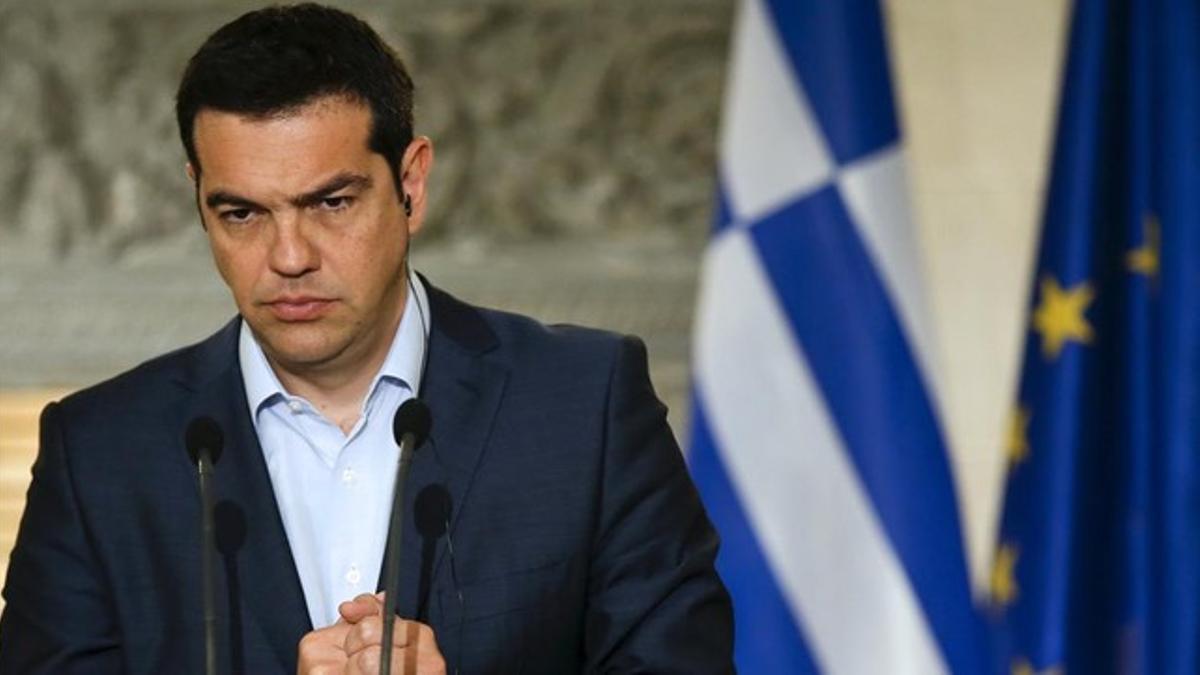 Tsipras gesticula durante una conferencia de prensa conjunta con el canciller austriaco, en Atenas, este miércoles.