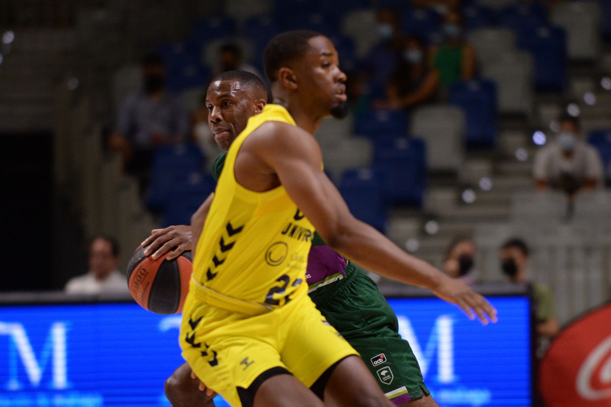 El Unicaja también gana al UCAM y se lleva el Trofeo Costa del Sol