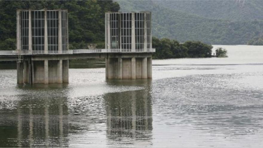 Una forta pedregada colpeja diversos pobles de l&#039;Alt Empordà