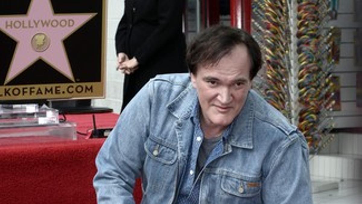 QUENTIN TARANTINO RECIBE ESTRELLA EN EL PASEO DE LA FAMA EN HOLLYWOOD