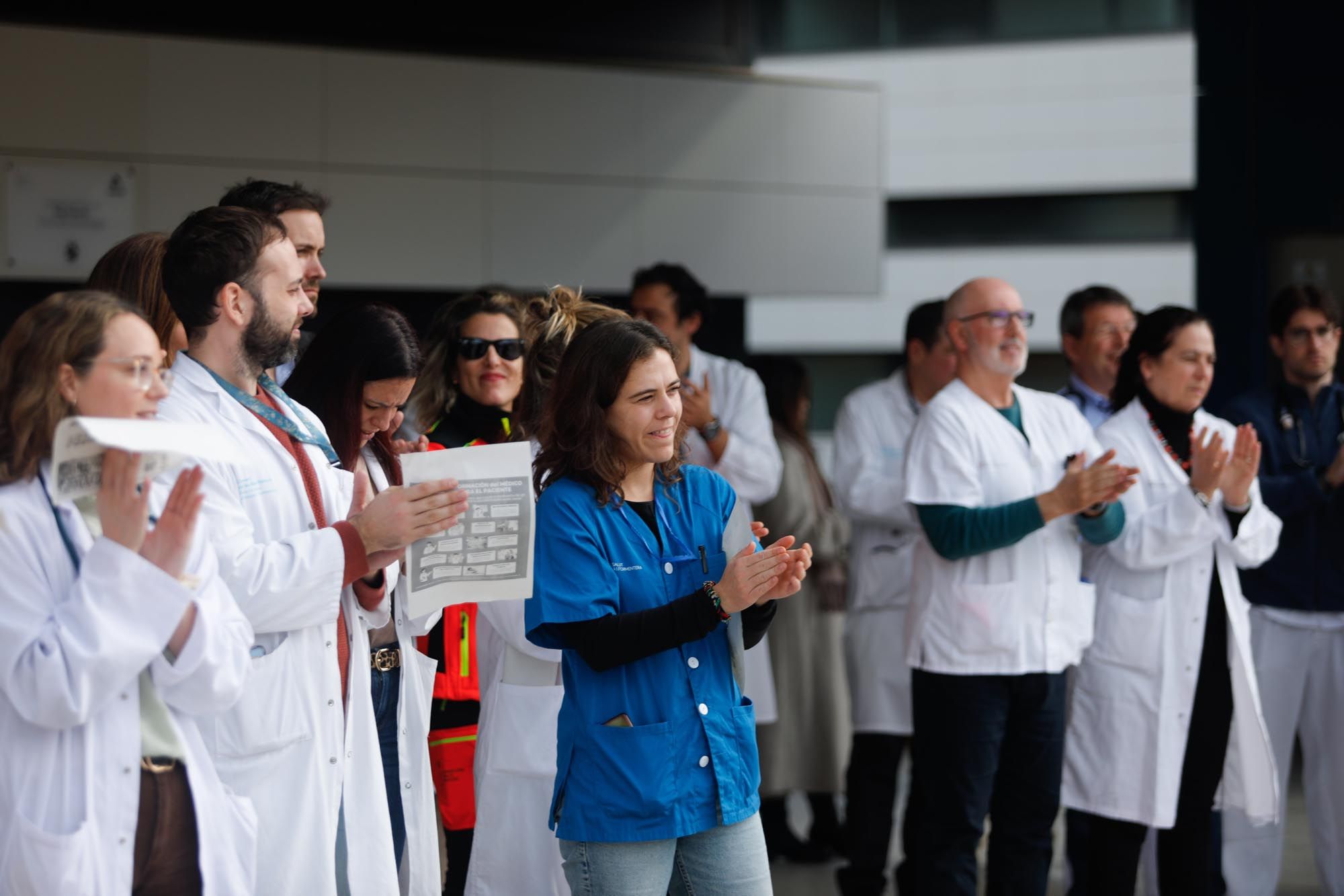 Todas las imágenes de la concentración de médicos en Ibiza