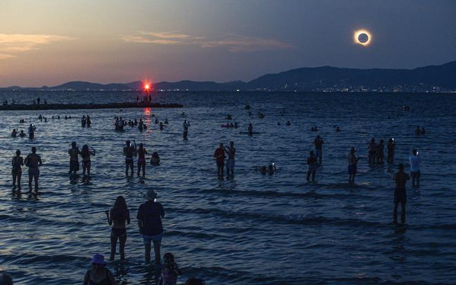 Las imágenes del eclipse del siglo en Mallorca