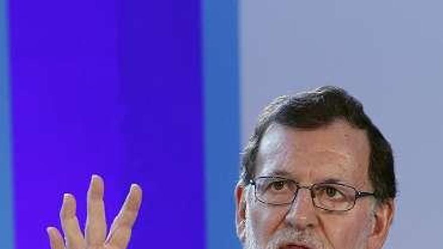 Rajoy, durante su intervención en la convención educativa del PP. // Efe