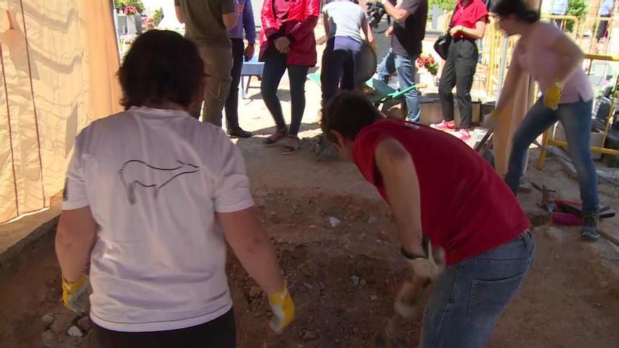 Inician la recuperación de los restos de 147 víctimas del franquismo en la fosa 127 de Paterna