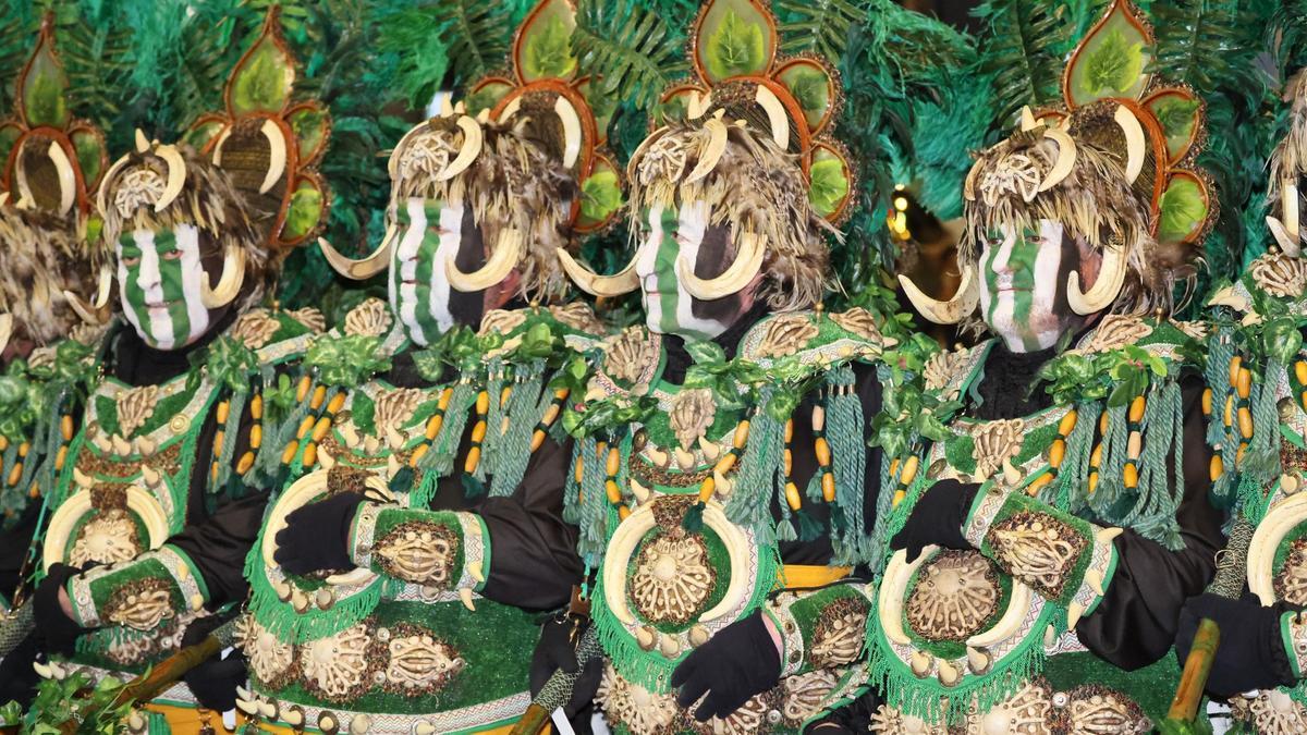 Las imágenes del desfile extraordinario del 50 aniversario de Moros d'Alquería