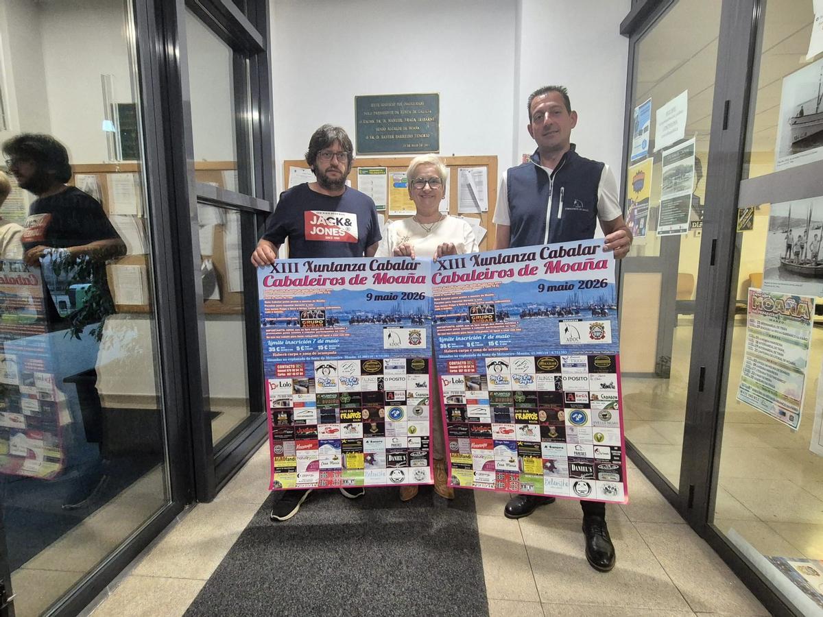 Representantes del Concello y de ADOC, en la presentación.