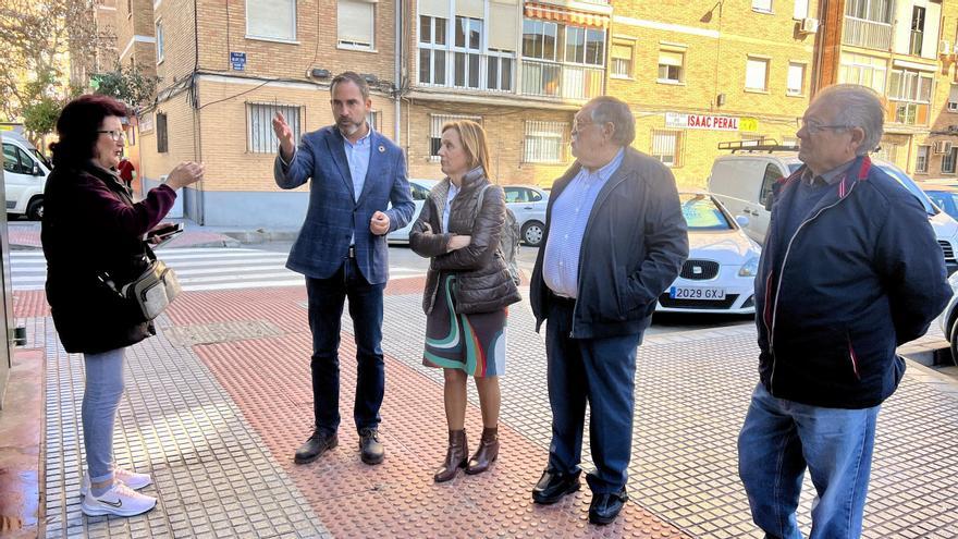 El PSOE critica la &quot;suciedad&quot; del barrio de La Luz