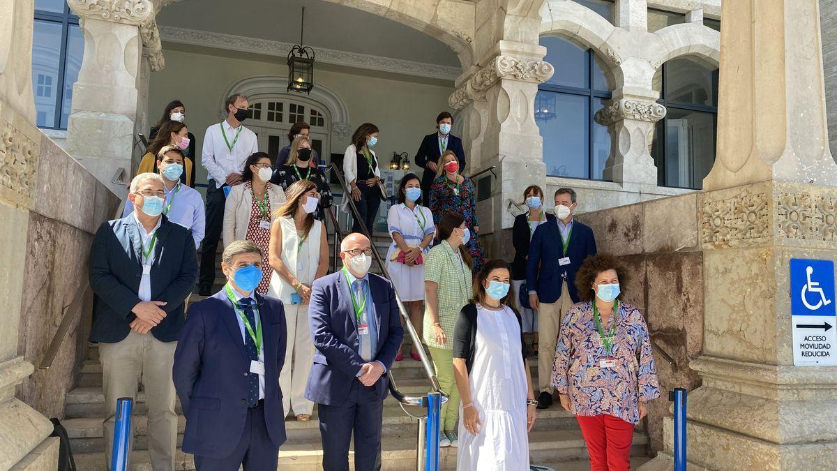 Profesores, ponentes y expertos de Segittur en el Palacio de la Magdalena de Santander, donde se han celebrado los Encuentros sobre Destinos Turísticos Inteligentes.