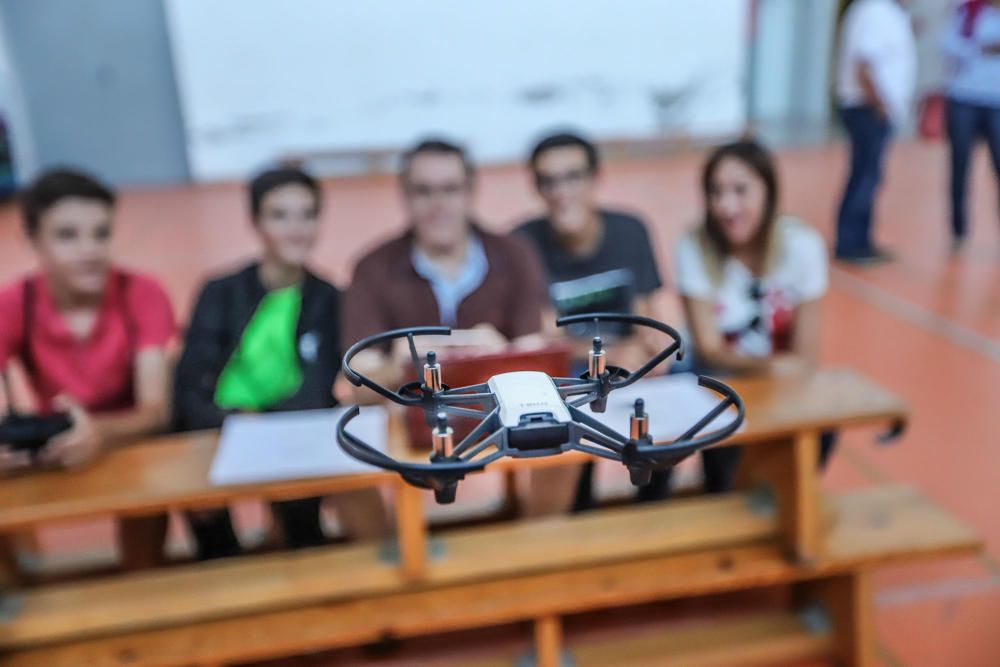 Taller de programación de drones en el IES El Palm