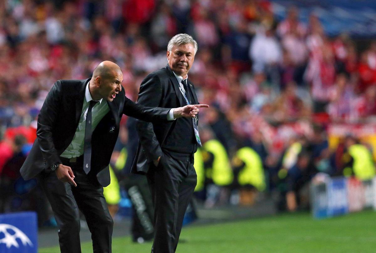 Ancelotti junto a Zidane en la final de 'La Décima'