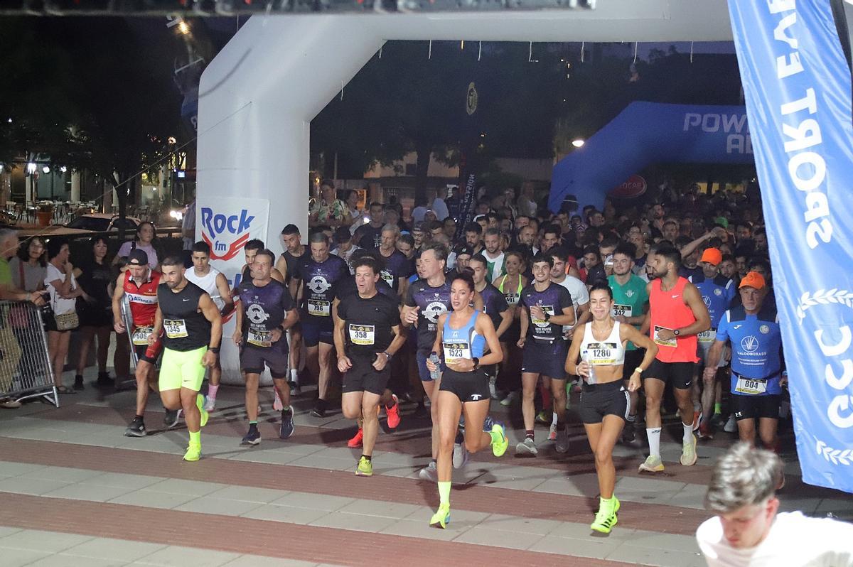 Un grupo de corredores, durante una carrera popular.