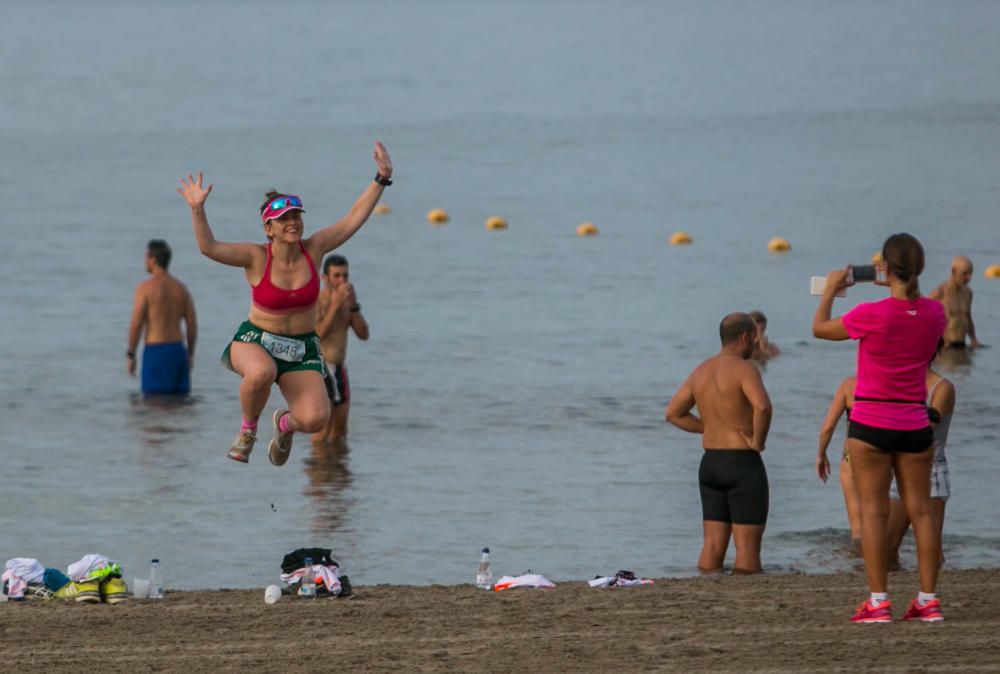 Madrugón festivo y atlético en Santa Pola