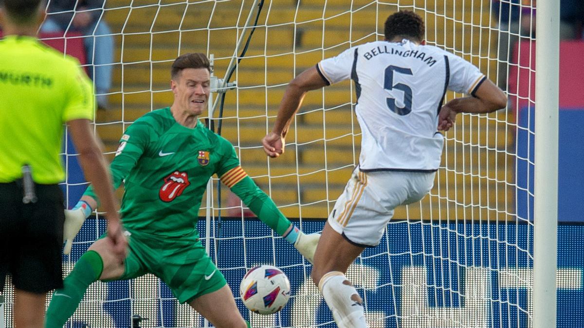 Bellingham bate a Ter Stegen en el 1-2 para dar el triunfo al Madrid en el clásico de Montjuïc contra el Barça.