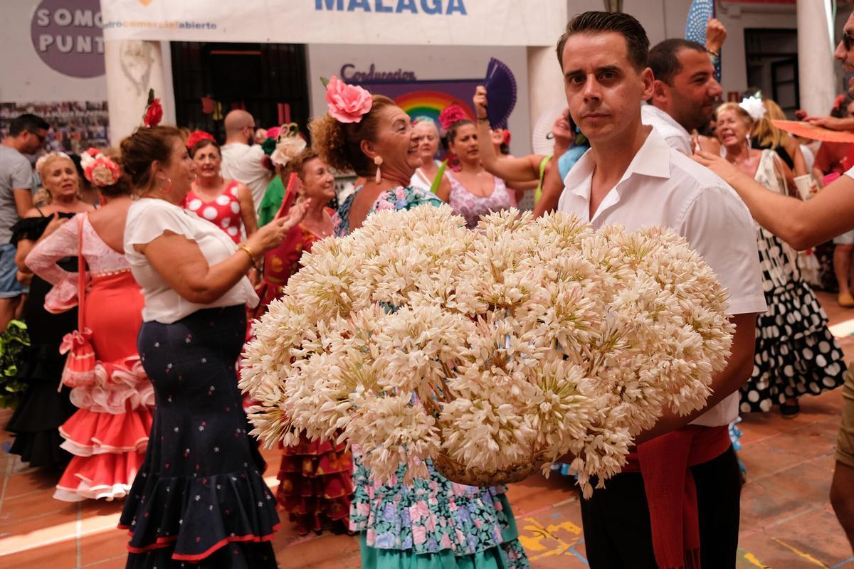 La biznaga, la flor de Málaga, la esencia pura de nuestra semana grande. FERIA 2022. CENTRO