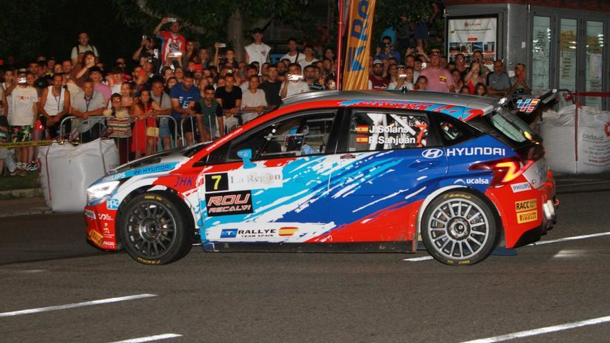 Las calles de Ourense se llenan hasta los topes para la prueba nocturna del rallye