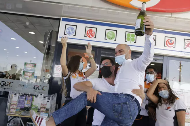 Lotería 2020 | La gasolinera de Granadilla de Abona vuelve a repartir suerte con el Gordo de la Lotería