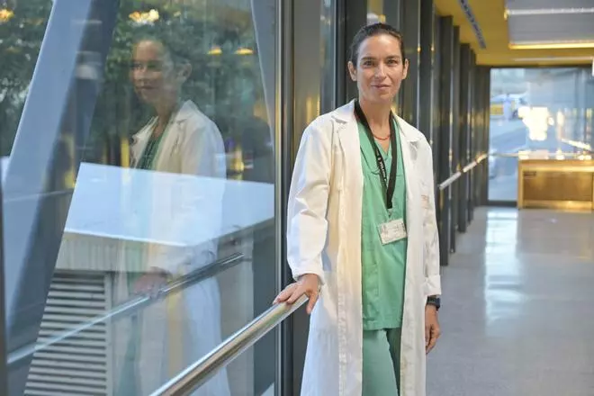 El Hospital de A Coruña realiza cada año unas 25 reconstrucciones de mama con tejido abdominal de las propias pacientes: "Se evitan las cirugías secundarias"