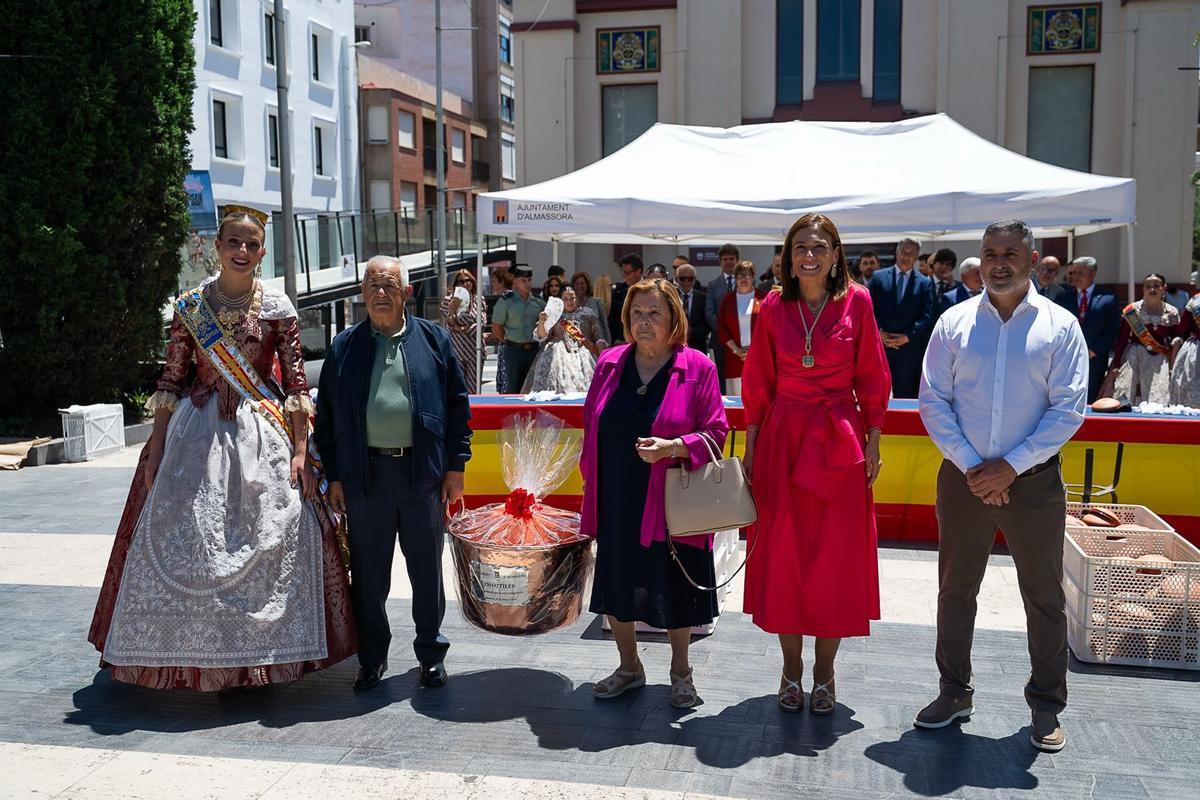 Almassora ensalza con orgullo sus raíces y tradición en el día grande de Santa Quitèria y Les Calderes. Almassora ensalza con orgullo sus raíces y tradición en el día grande de Santa Quitèria y Les Calderes.