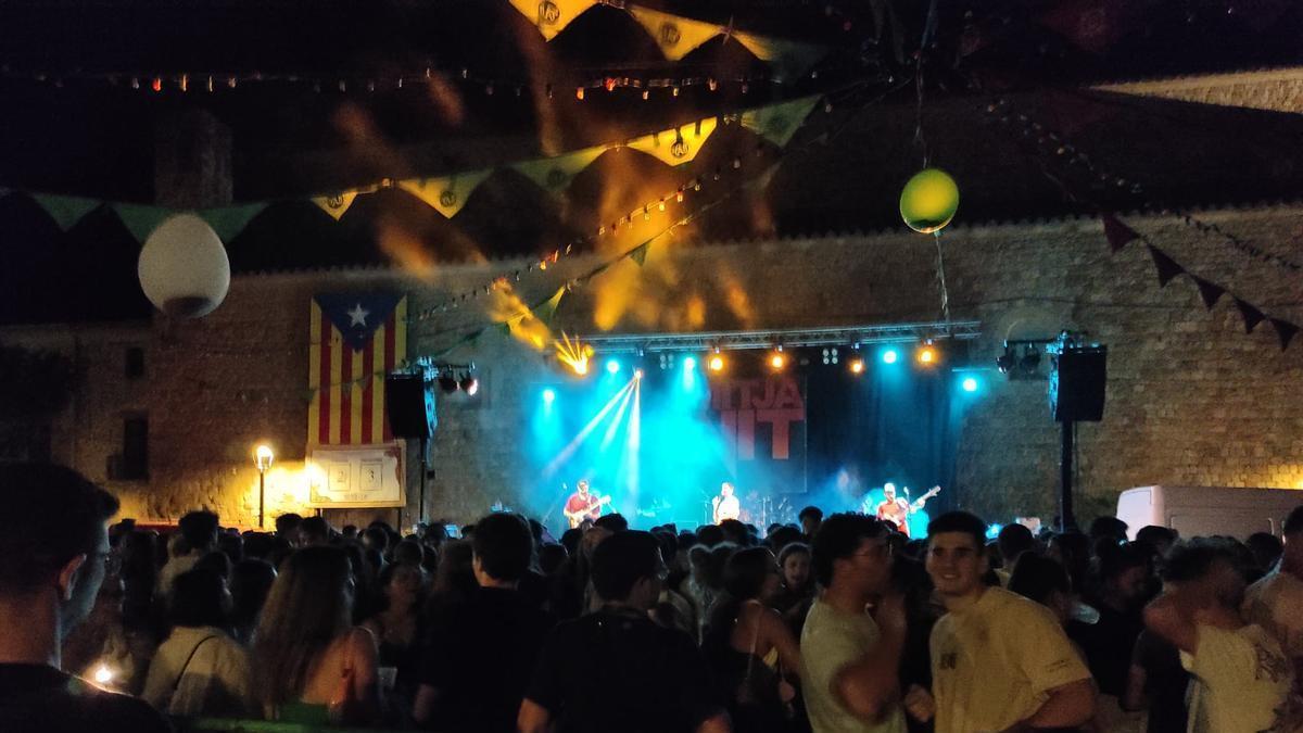 Imatge d'arxiu d'un concert de nit de la Festa Major de Lladó, que se celebra aquest cap de setmana.