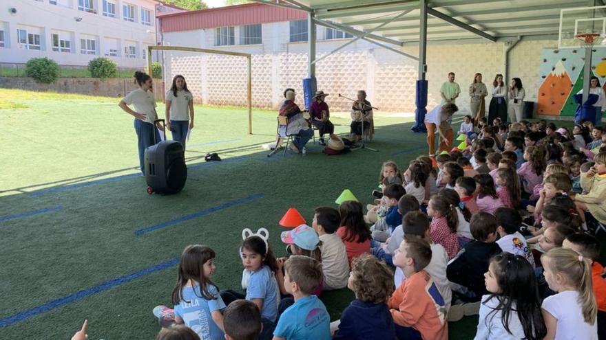 Os centros Figueiroa e Lourdes festexan as Letras Galegas