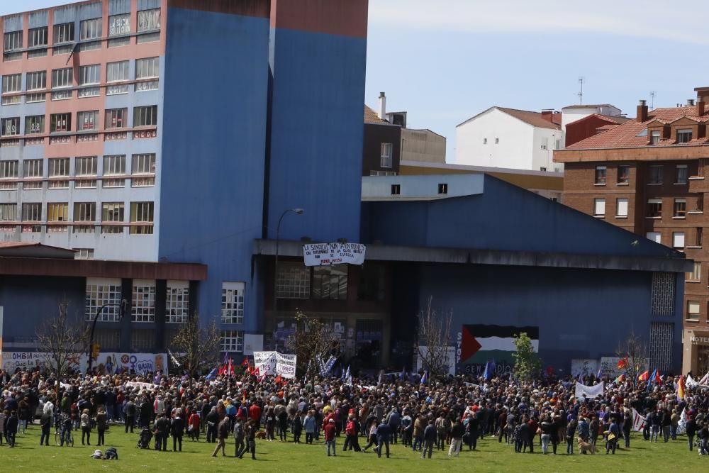 Los sindicatos minoritarios reclaman en Gijón políticas contra la precariedad