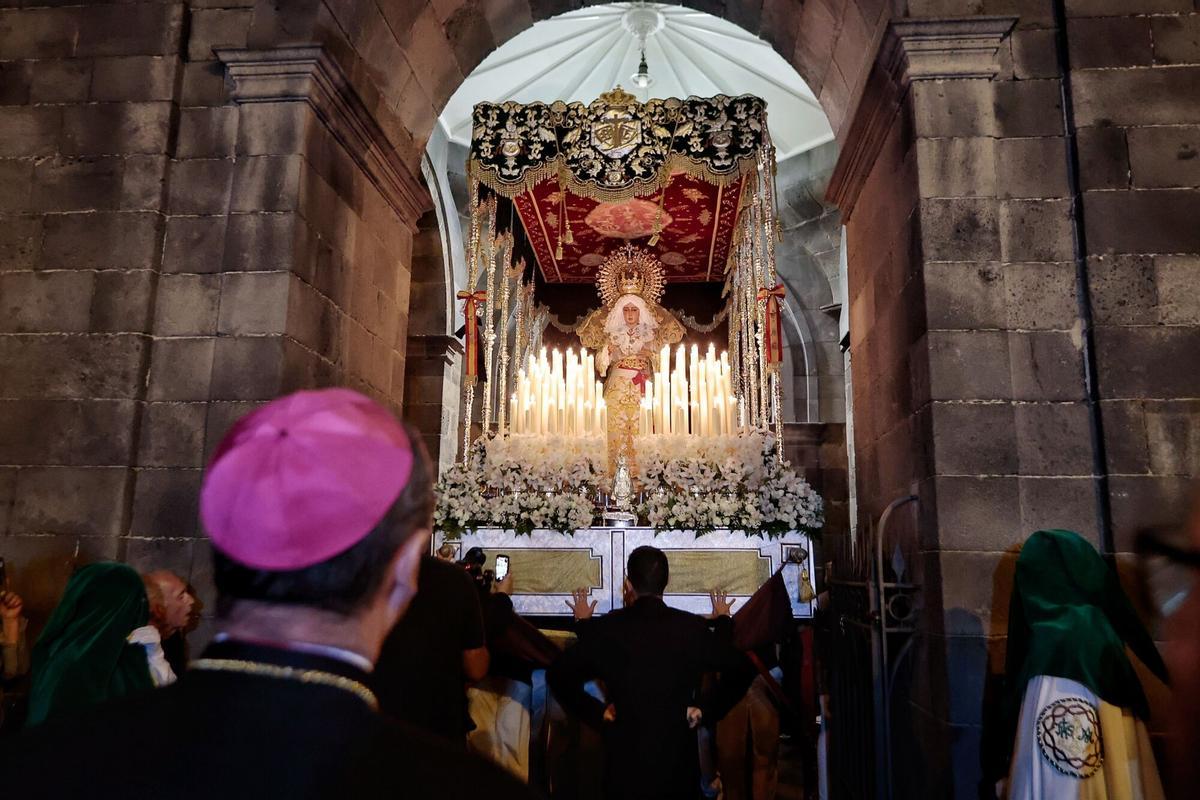 Jueves Santo: Procesión de La Macarena y El Cautivo, en Santa Cruz