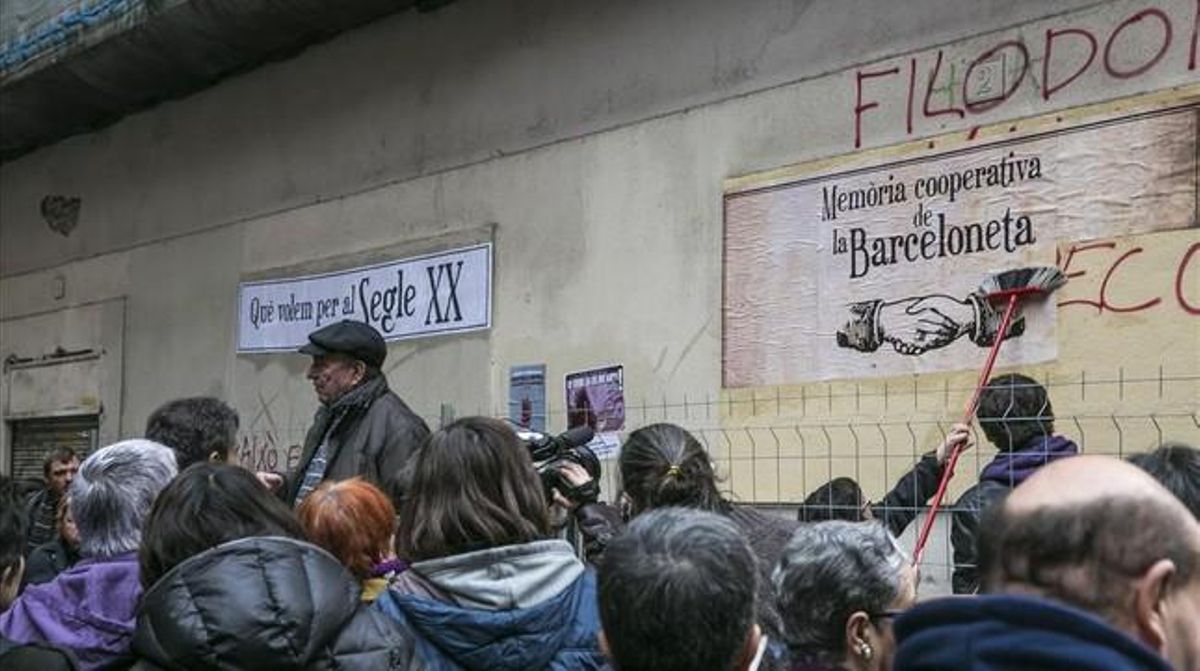 Moment de l’acció reivindicativa per exigir la recuperació del Siglo XX. Moment de l’acció reivindicativa per exigir la recuperació del Siglo XX.