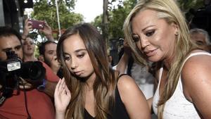 Andrea Janeiro con su madre, Belén Esteban, en la celebración de su 18º aniversario, el pasado 20 de julio en Madrid.