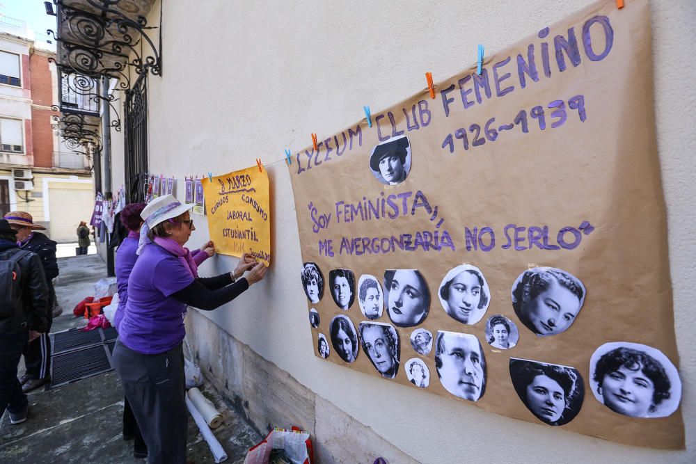 Concentración de colectivos feministas en Orihuela