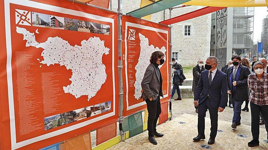 La inauguració de la mostra, ahir al matí, a Girona.