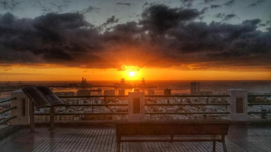 El amanecer de este domingo en la capital grancanaria