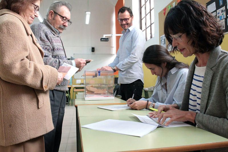 Los valencianos votan en las elecciones autonómicas 2019