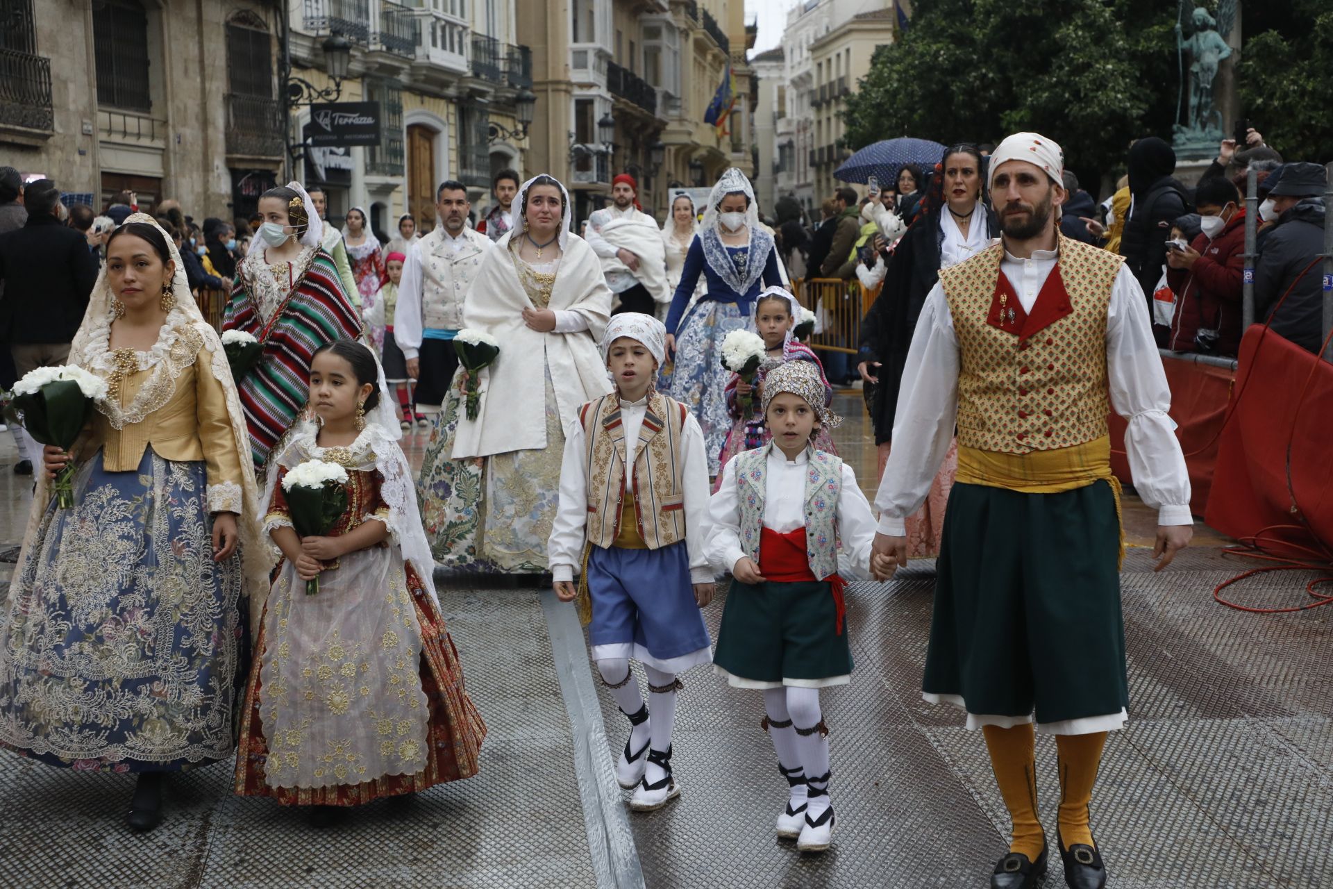 Búscate en el primer día de ofrenda por la calle de Quart (entre las 17:00 a las 18:00 horas)