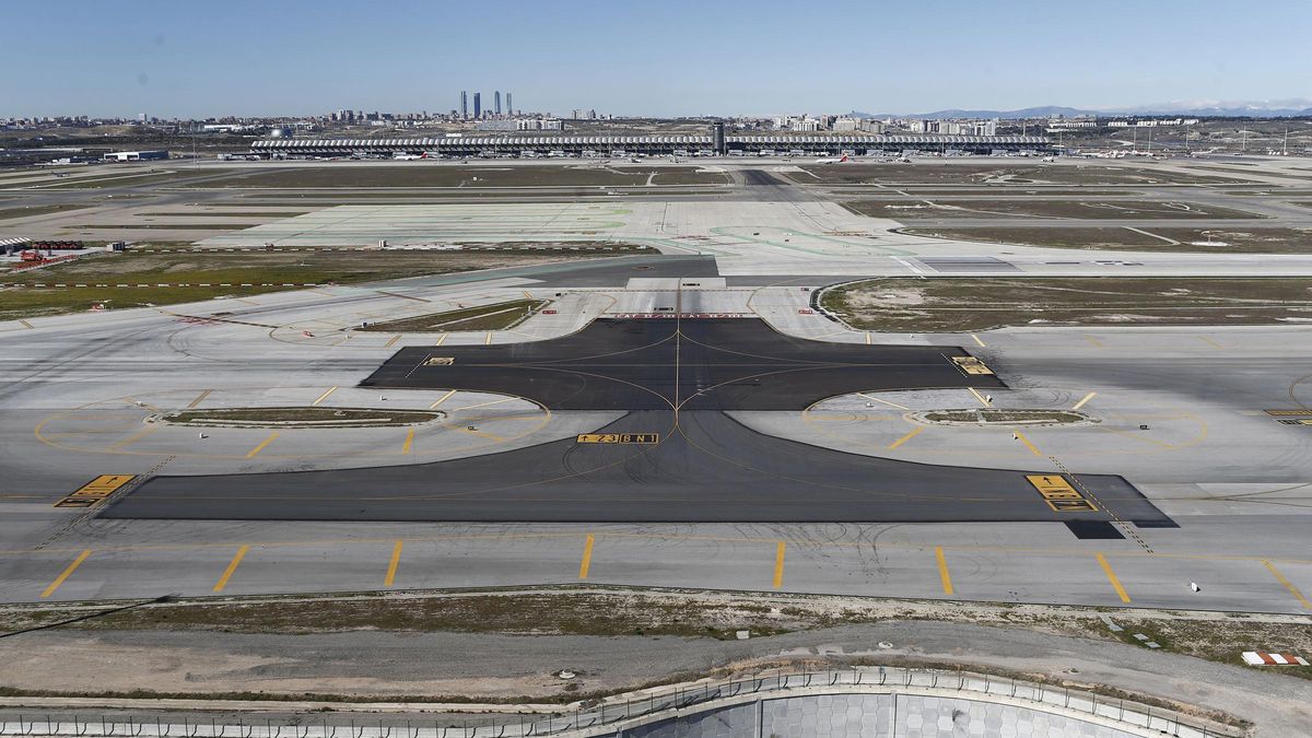 Aeropuerto de Barajas, pista de despegue y aterrizaje vistas, vistas del aeropuerto,