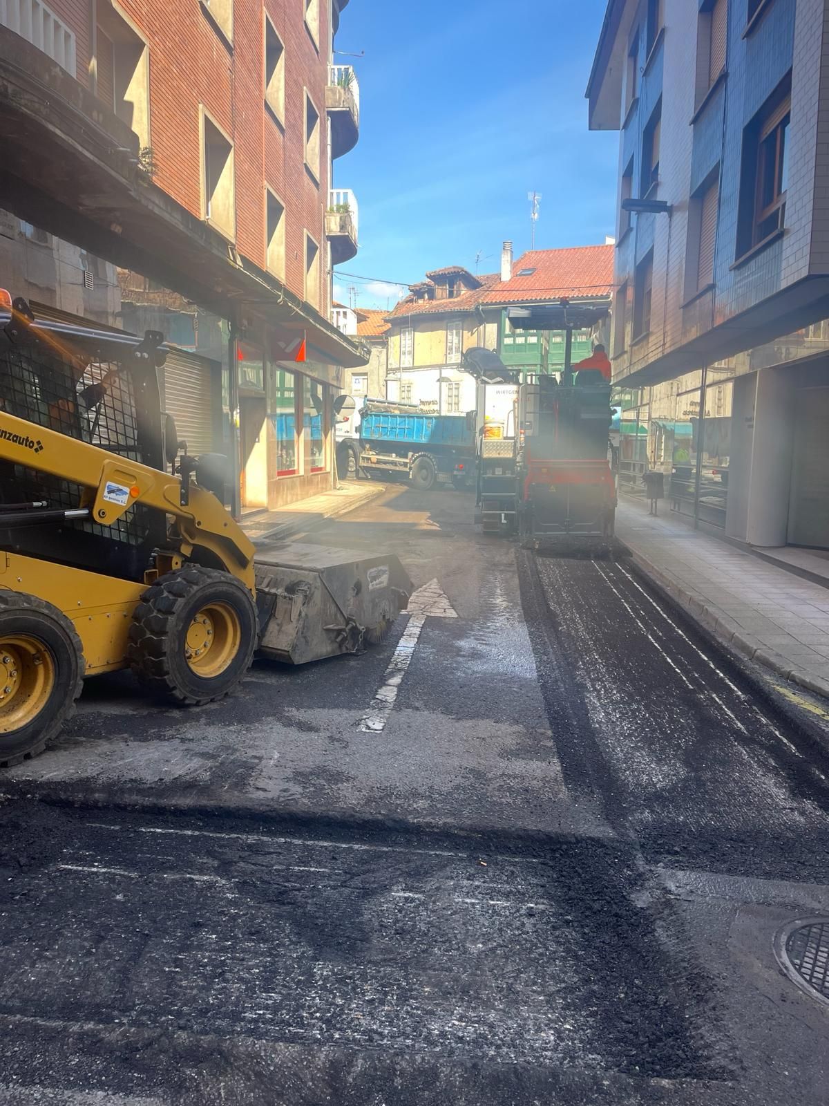 Las obras para la peatonalización de Grado, en imágenes